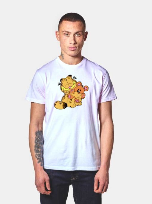 Garfield Hug A Teddy Bear T Shirt